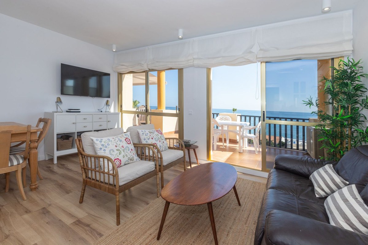 Penthouse in Elviria — photograph 3