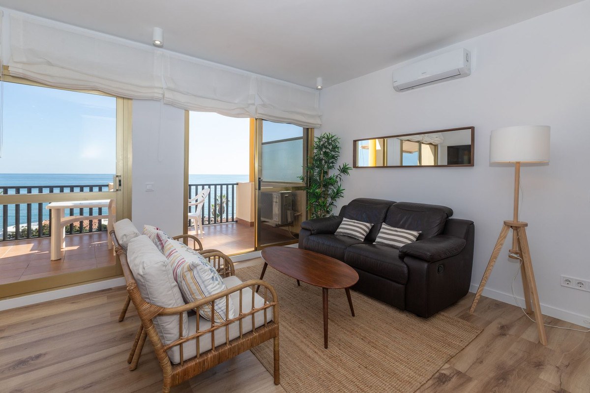 Penthouse in Elviria — photograph 4