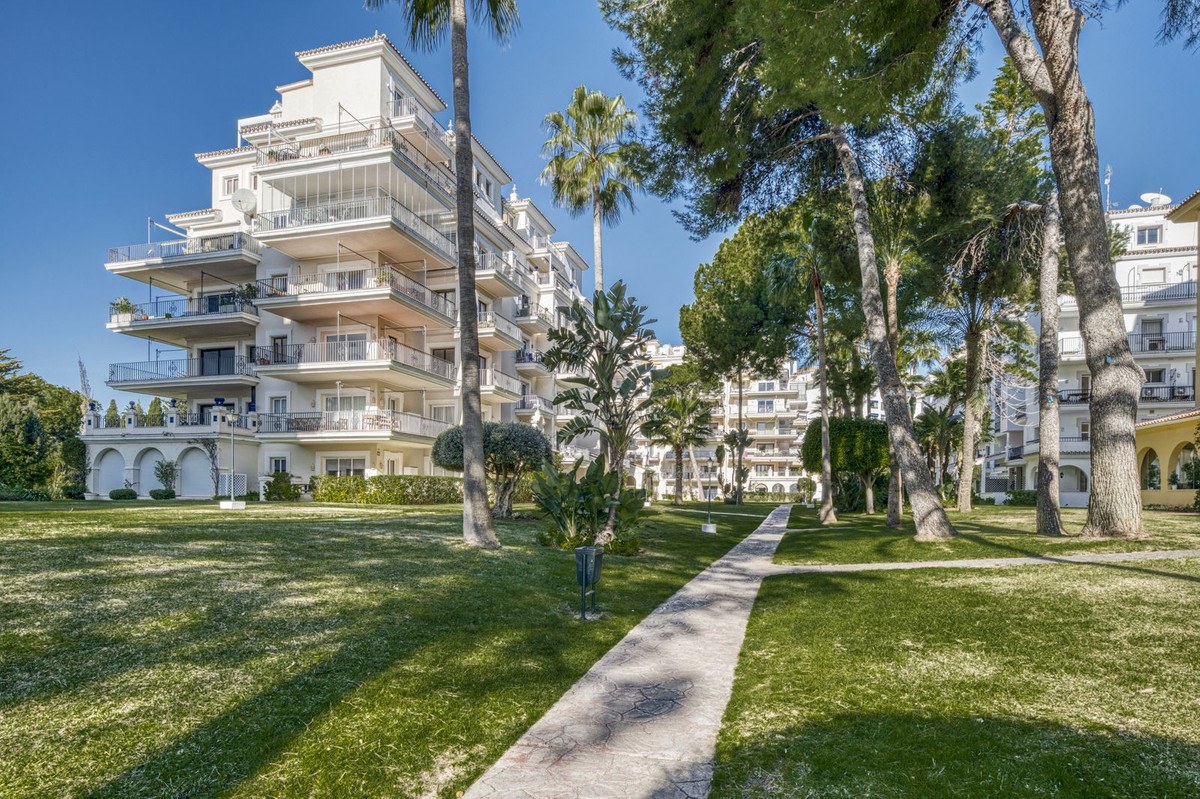 Ground-floor apartment in Puerto Banús — photograph 4