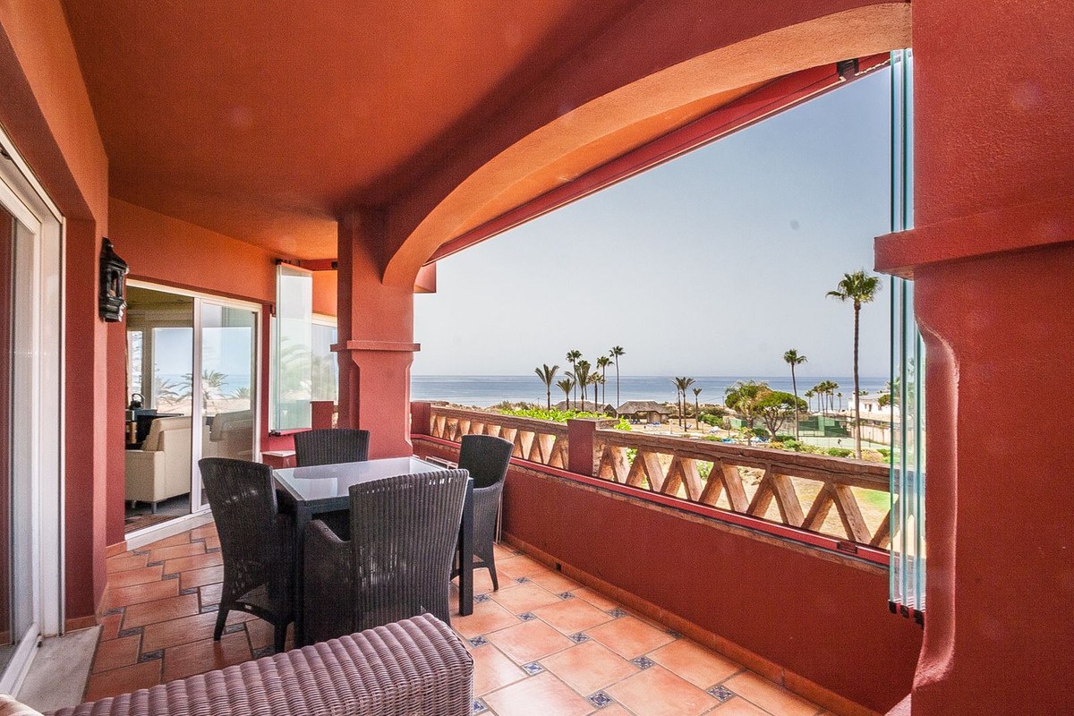 Apartment in Elviria